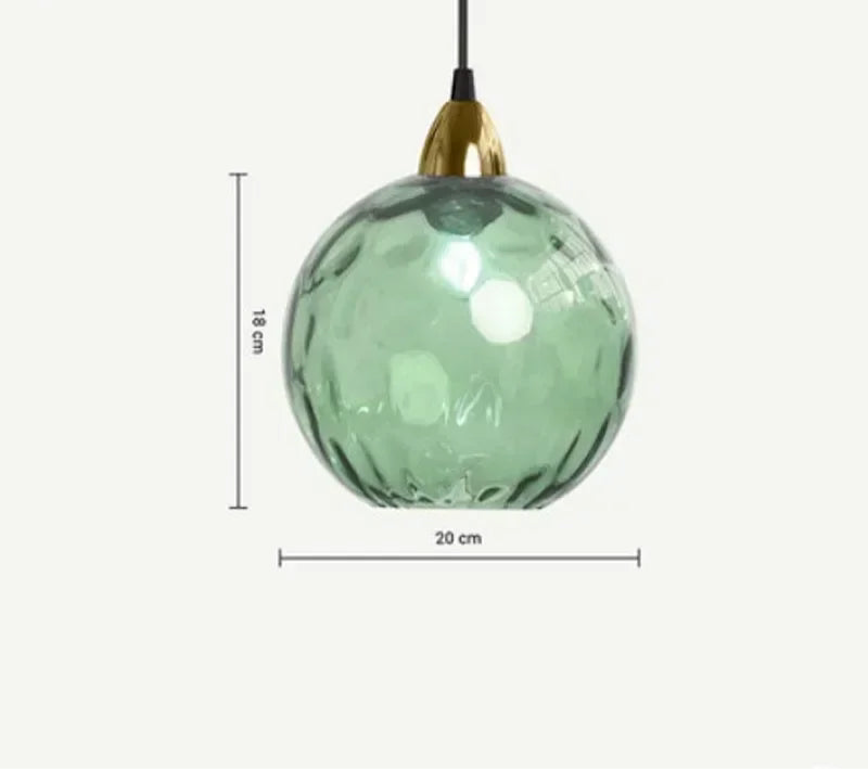 Suspension en boule de verre coloré vert