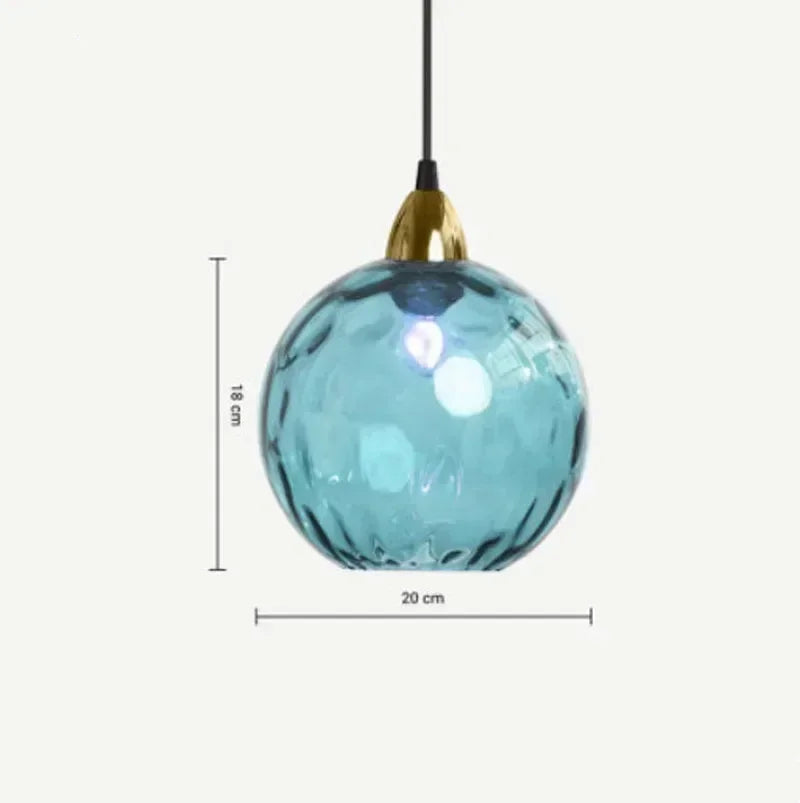 Suspension en boule de verre coloré bleu clair