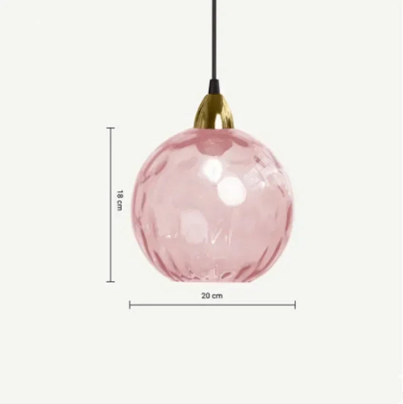 Suspension en boule de verre coloré rose