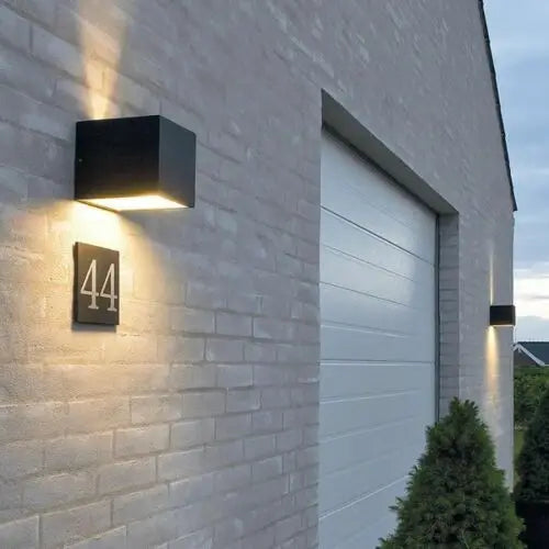 Applique LED façade de garage