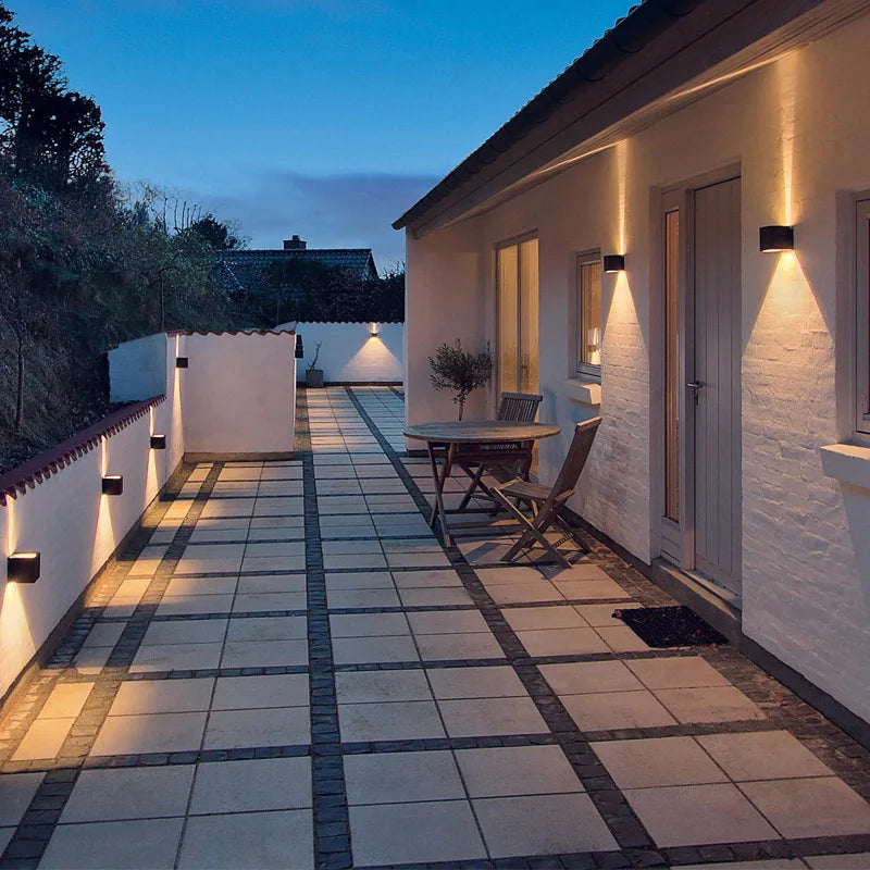 Applique LED façade maison et terrasse