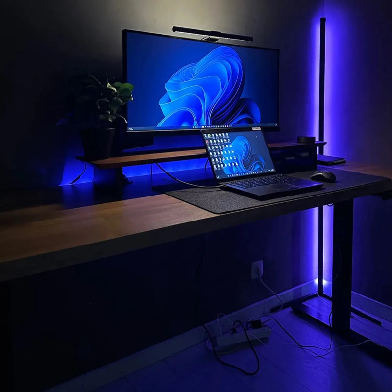 Lampadaire d'angle LED RGB bureau connecté à un ordinateur