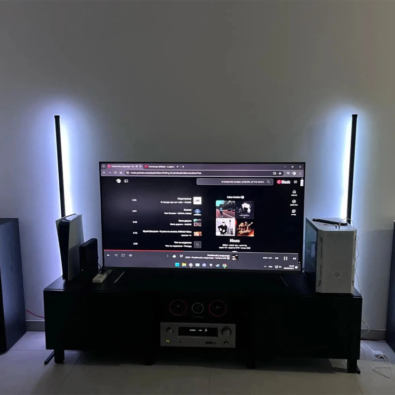 Lampadaire d'angle LED RGB bureau connecté à un ordinateur