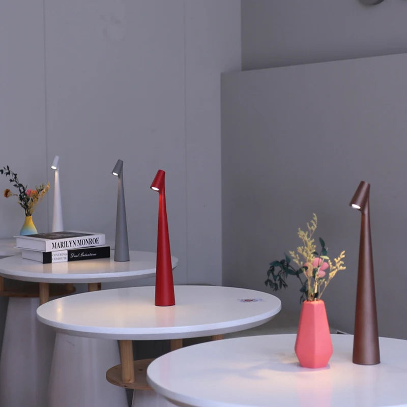 Lampe LED de bureau design rechargeable Marron, rouge, gris, blanc